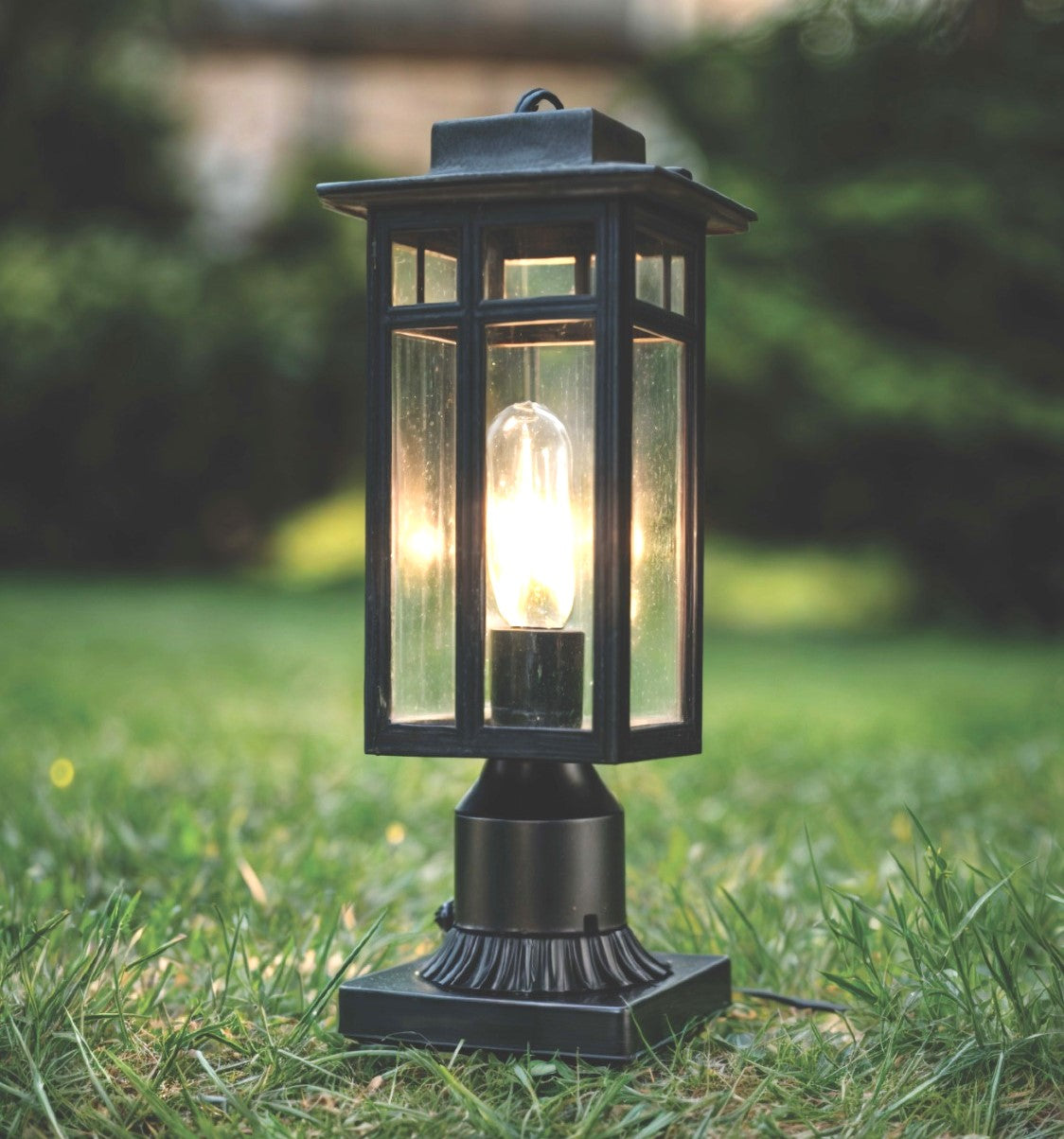 A photo of a , by Outdoor post lamp (pillar lamp) Antique MB2486-1G - LED4M eCommerce - Maple Electric Supply in Canada