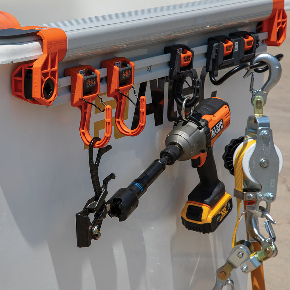 Klein Tools 16455 16455 Wide Range Service Grip - in use