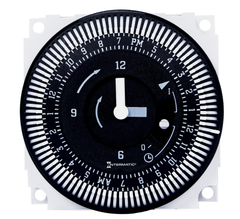 Module de minuterie électromécanique à montage sur panneau 24 heures 120 V avec commande manuelle, intervalles de 15 minutes, 21 A, SPDT