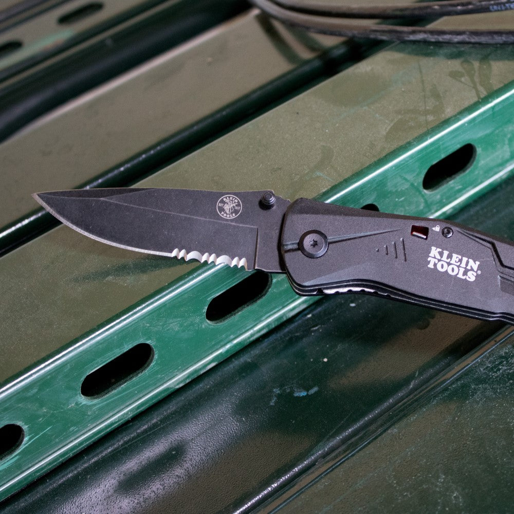 44223 - Spring Assisted Open Utility Knife