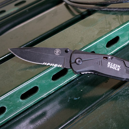 44223 - Spring Assisted Open Utility Knife