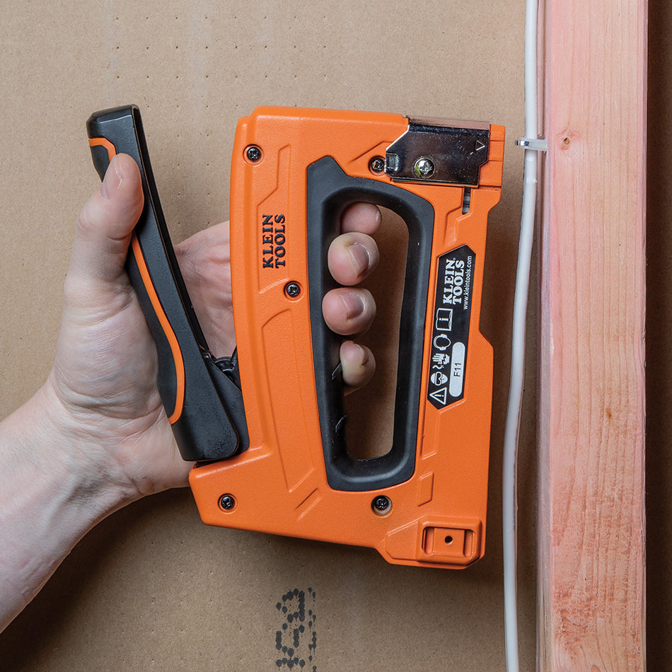 Klein Tools 450100 450100 Klein Tools Loose Cable Stapler - application