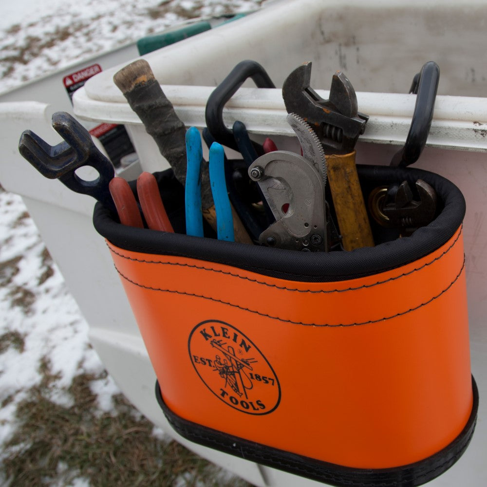 Hard-Body Oval Bucket with Kickstand