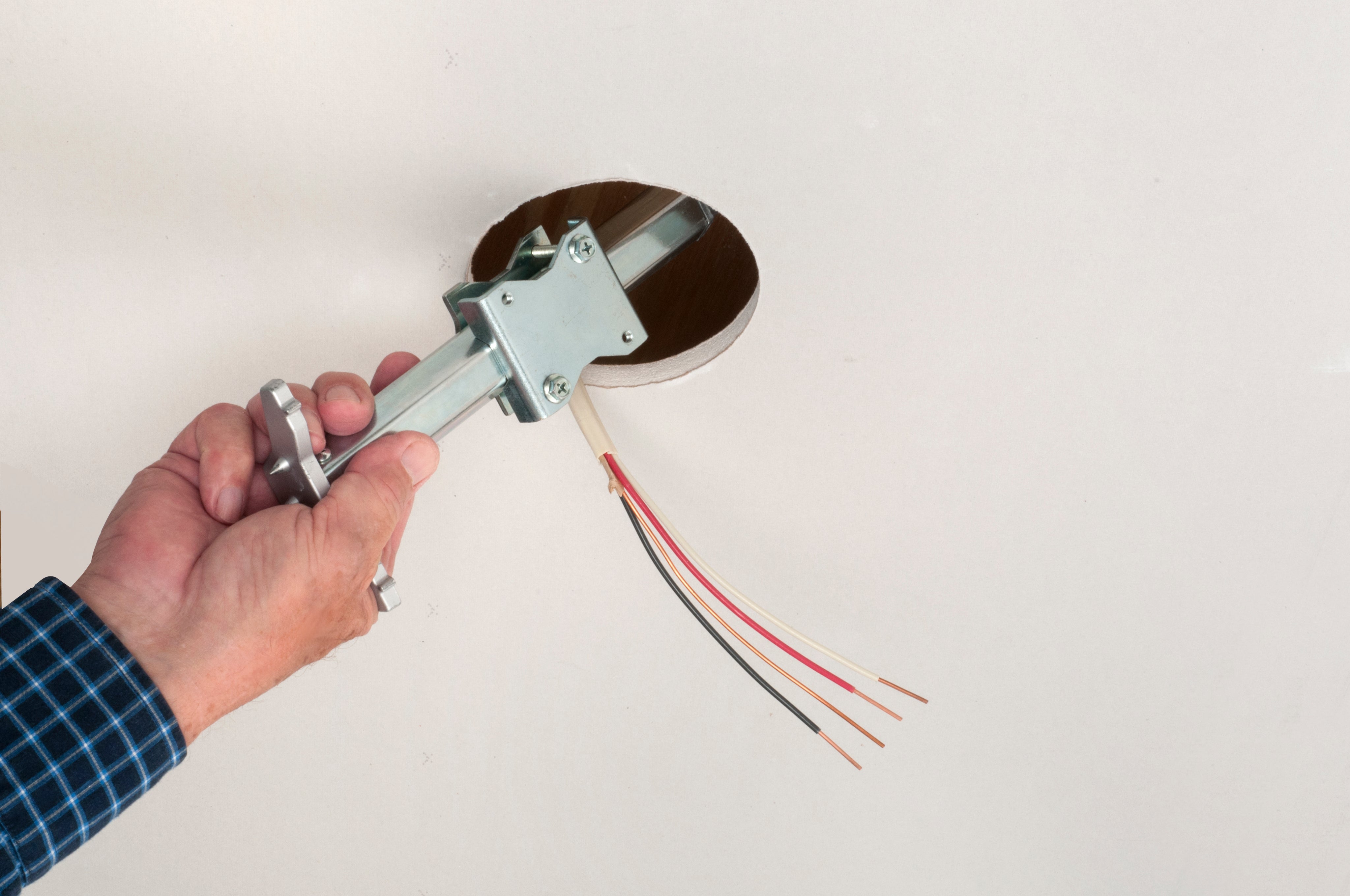 A photo of a , by Arlington Steel Fan and Fixture Box for Wood I-Joists, Adjustable FBRS40712R - ARLINGTON eCommerce - Maple Electric Supply in Canada