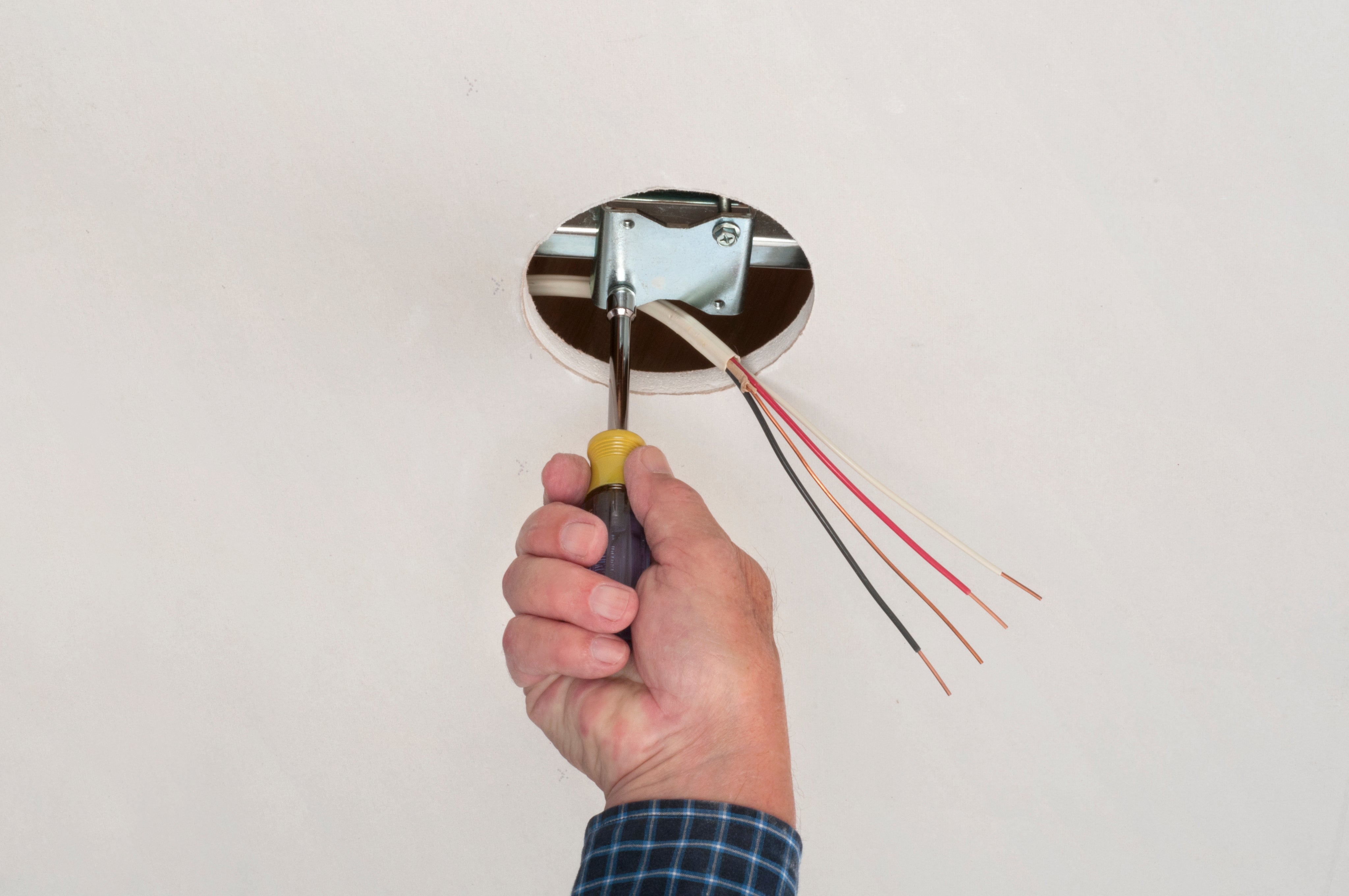 A photo of a , by Arlington Steel Fan and Fixture Box for Wood I-Joists, Adjustable FBRS40712R - ARLINGTON eCommerce - Maple Electric Supply in Canada