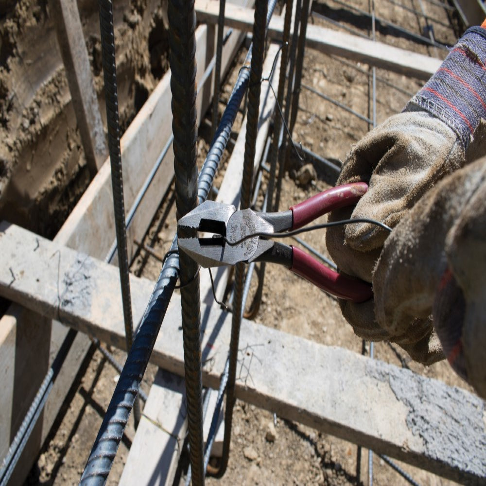 Heavy-Duty Lineman’s Pliers, Thicker-Dipped Handle