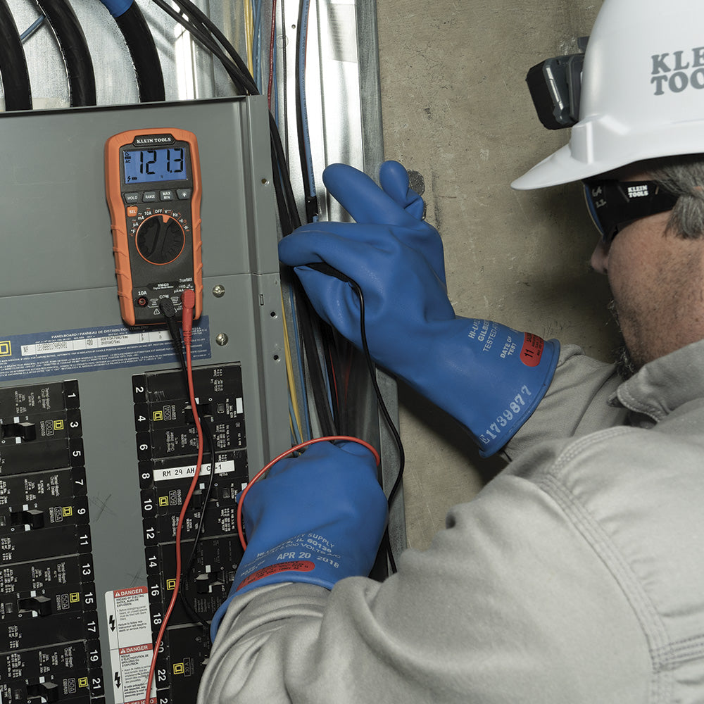 Klein Tools MM420 MM420 Digital Multimeter, Auto-Ranging, 600V - in use
