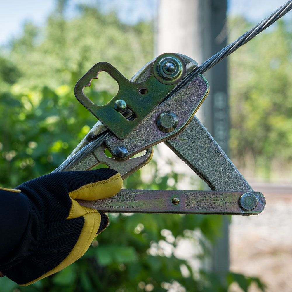 Curved Jaw Grip for EHS Cable with Latch