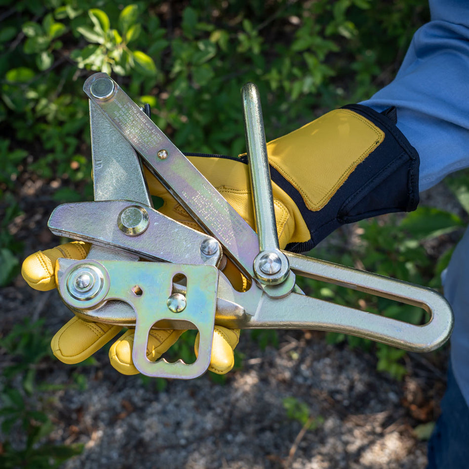 Curved Jaw Grip for EHS Cable with Latch