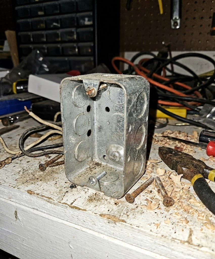 Coffret utilitaire en acier 1110